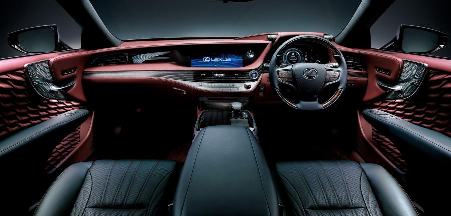 Торпедо Lexus LS500h 2017 года  (JP) (фото 6 из 35)